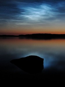 Noctilucent_clouds_over_saimaa