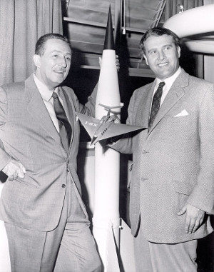 640px-Walt_Disney_and_Dr._Wernher_von_Braun_-_GPN-2000-000060