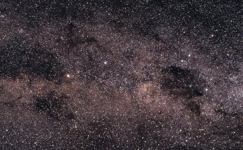 800px-ESO_-_Alpha_Centauri_and_the_Southern_Cross_(by)