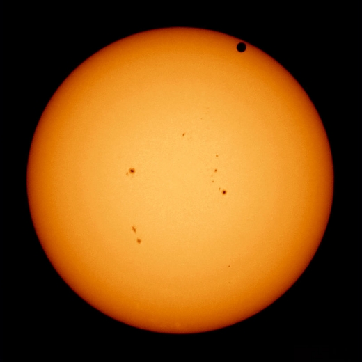 800px-2012_Transit_of_Venus_from_SF